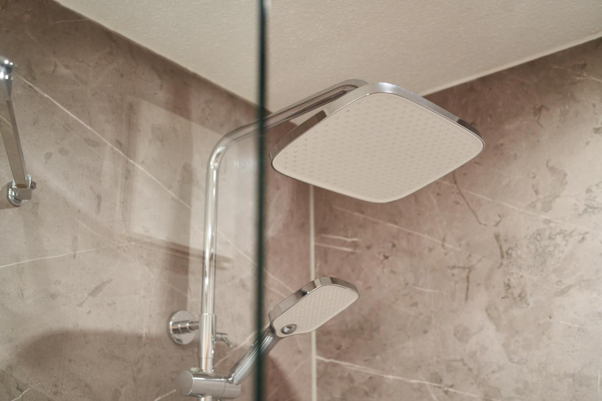 Hotel Zu Den Drei Kronen Donauwörth Esterno foto